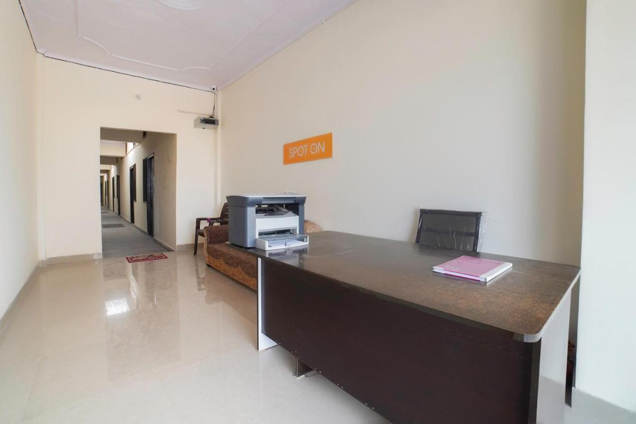 Spot On 67119 Hotel Shivam Residency Rampura  Экстерьер фото