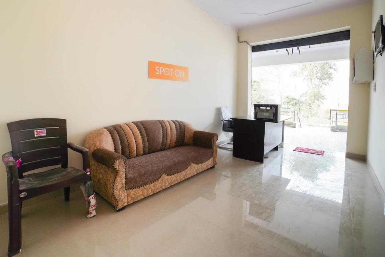 Spot On 67119 Hotel Shivam Residency Rampura  Экстерьер фото